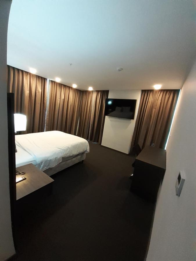 Innfiniti Hotel & Suites Kota Panama Bagian luar foto