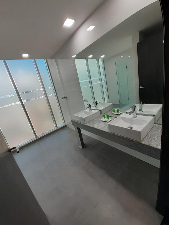 Innfiniti Hotel & Suites Kota Panama Bagian luar foto